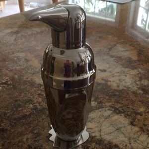 Super cute penguin drink shaker from pottery barn